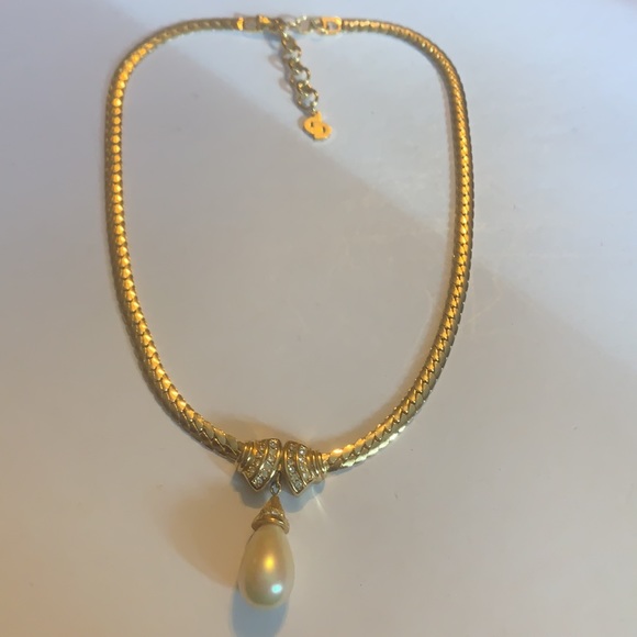 Dior Jewelry - Christian Dior vintage pearl drop necklace